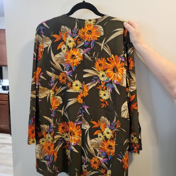 Woman's shawls size 18 (5 items) - Picture 9 of 10